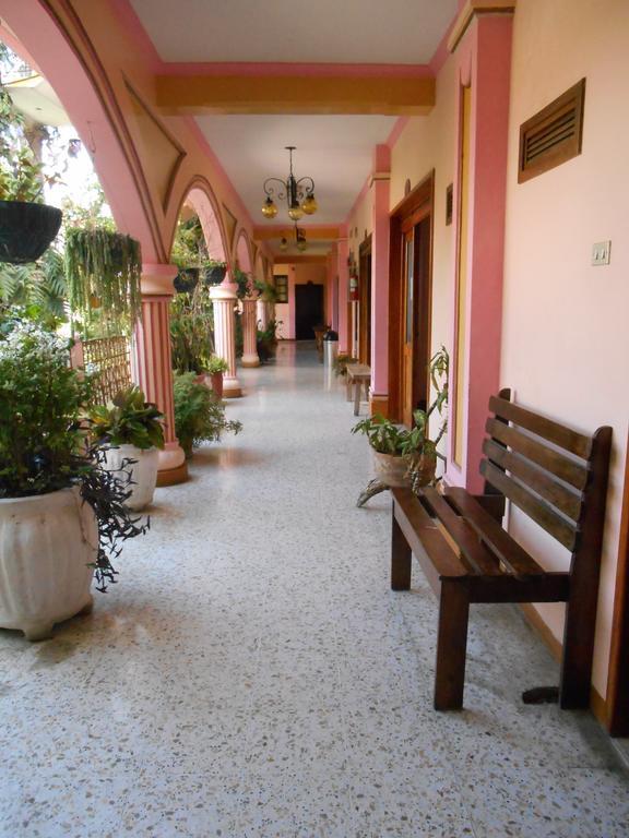 Hotel El Chaparral Panajachel Exterior foto