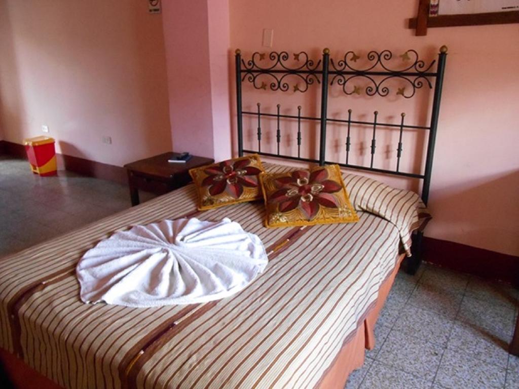 Hotel El Chaparral Panajachel Zimmer foto