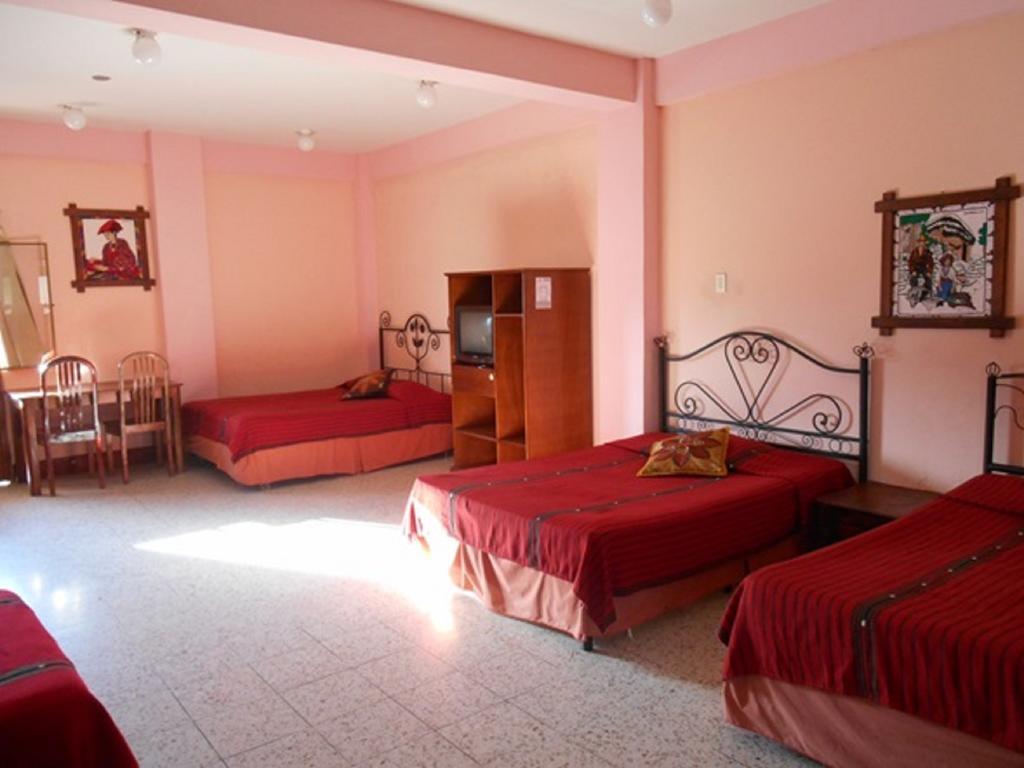 Hotel El Chaparral Panajachel Zimmer foto