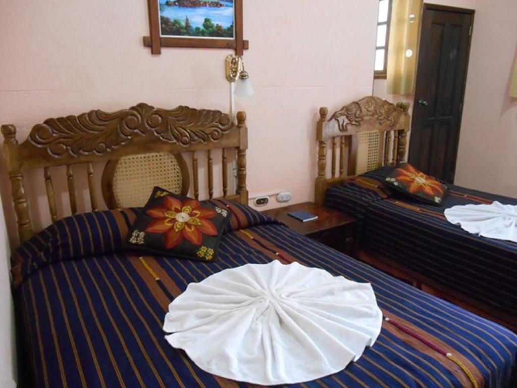 Hotel El Chaparral Panajachel Zimmer foto